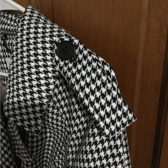 BCBG Houndstooth Trench Jacket - Picture 4 of 7